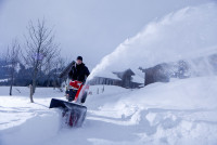 AL-KO Snowline 620 E Iii zweistufige Benzin Schneefräse kraftvolle Schneeräumung